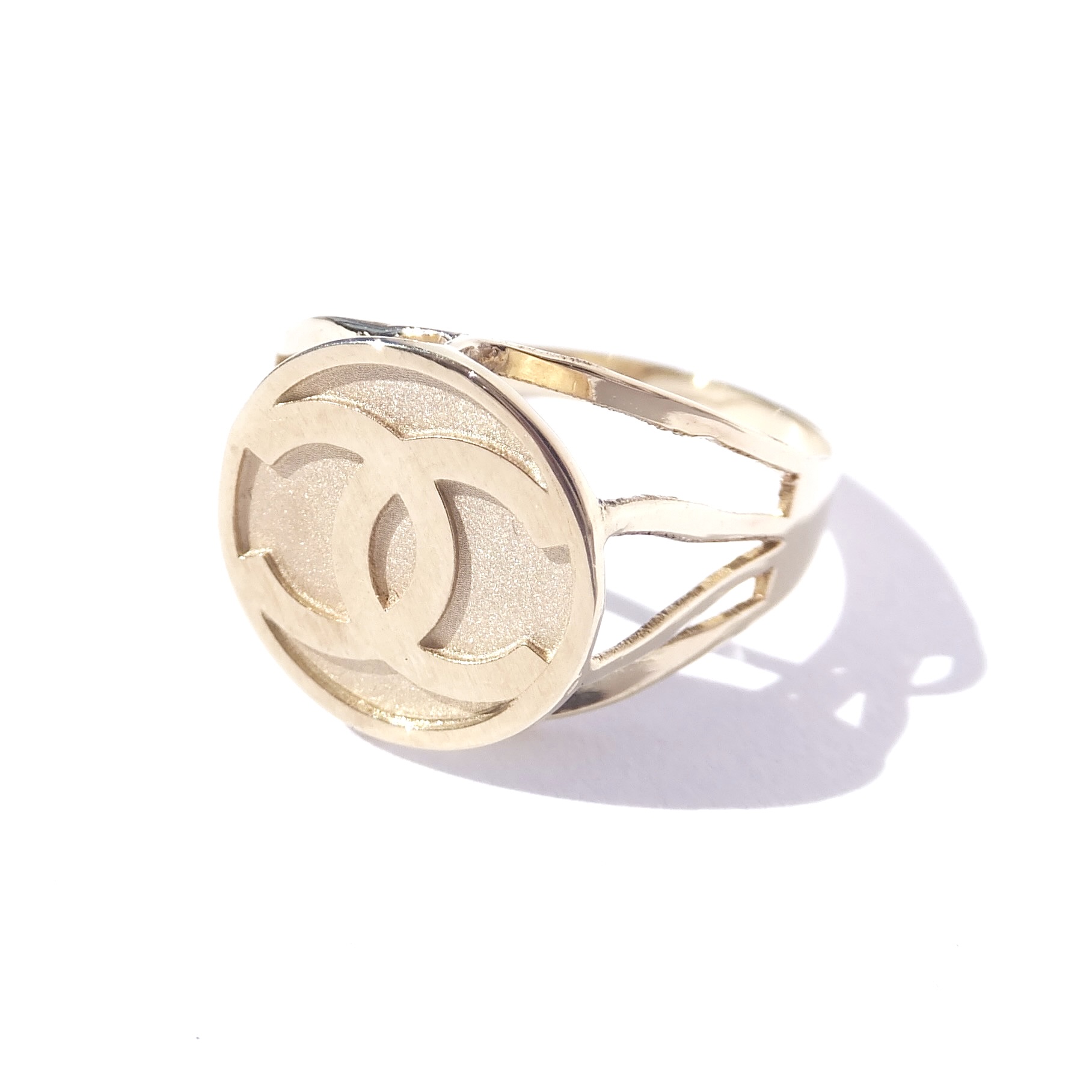 Zlatý prsten, Au 14K 585/1000, váha 2,11 g