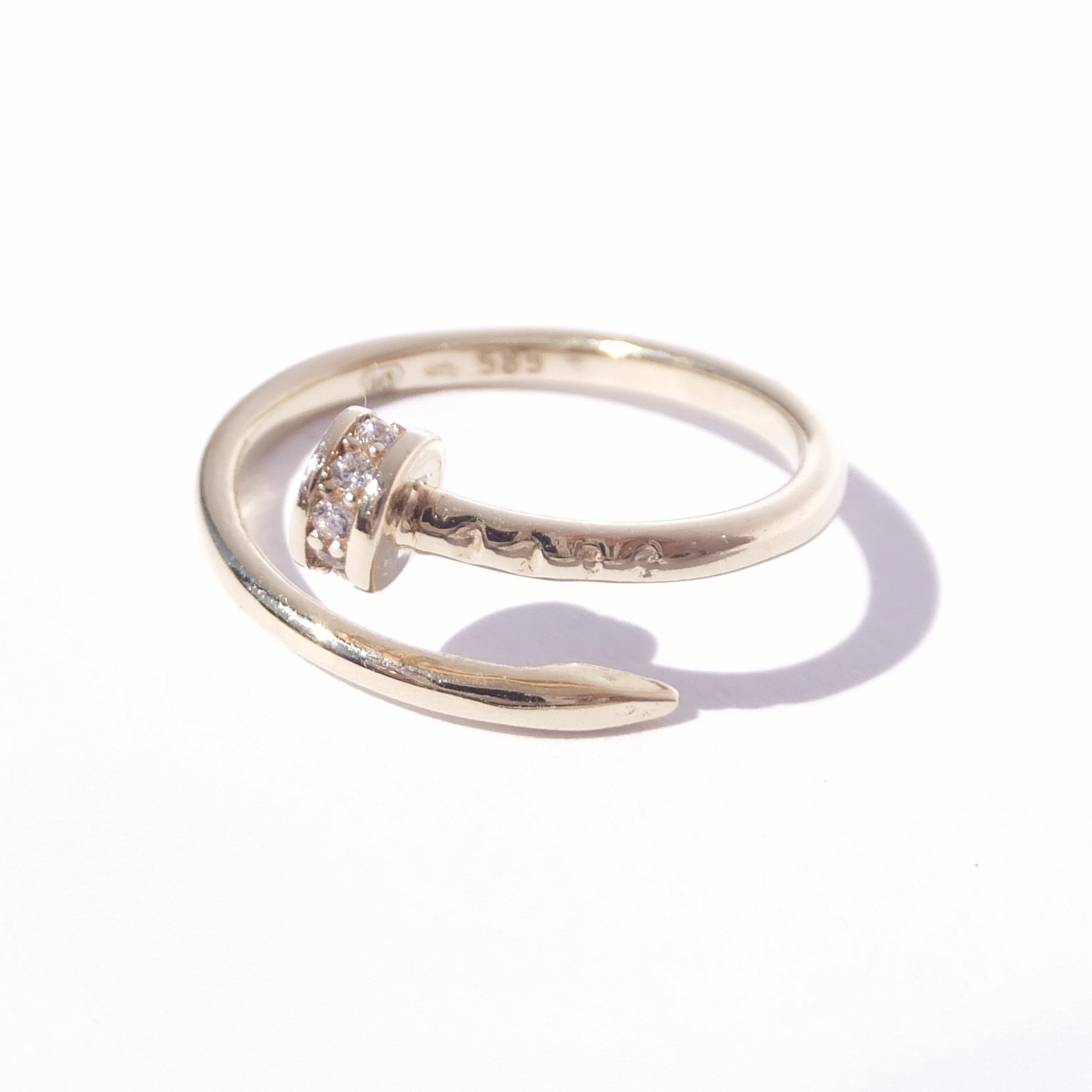 Zlatý prsten, Au 14K 585/1000, váha 2,21 g