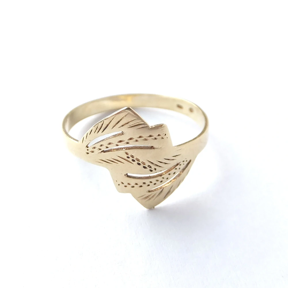 Zlatý prsten, Au 14K 585/1000, váha 1,59 g, použité zlato