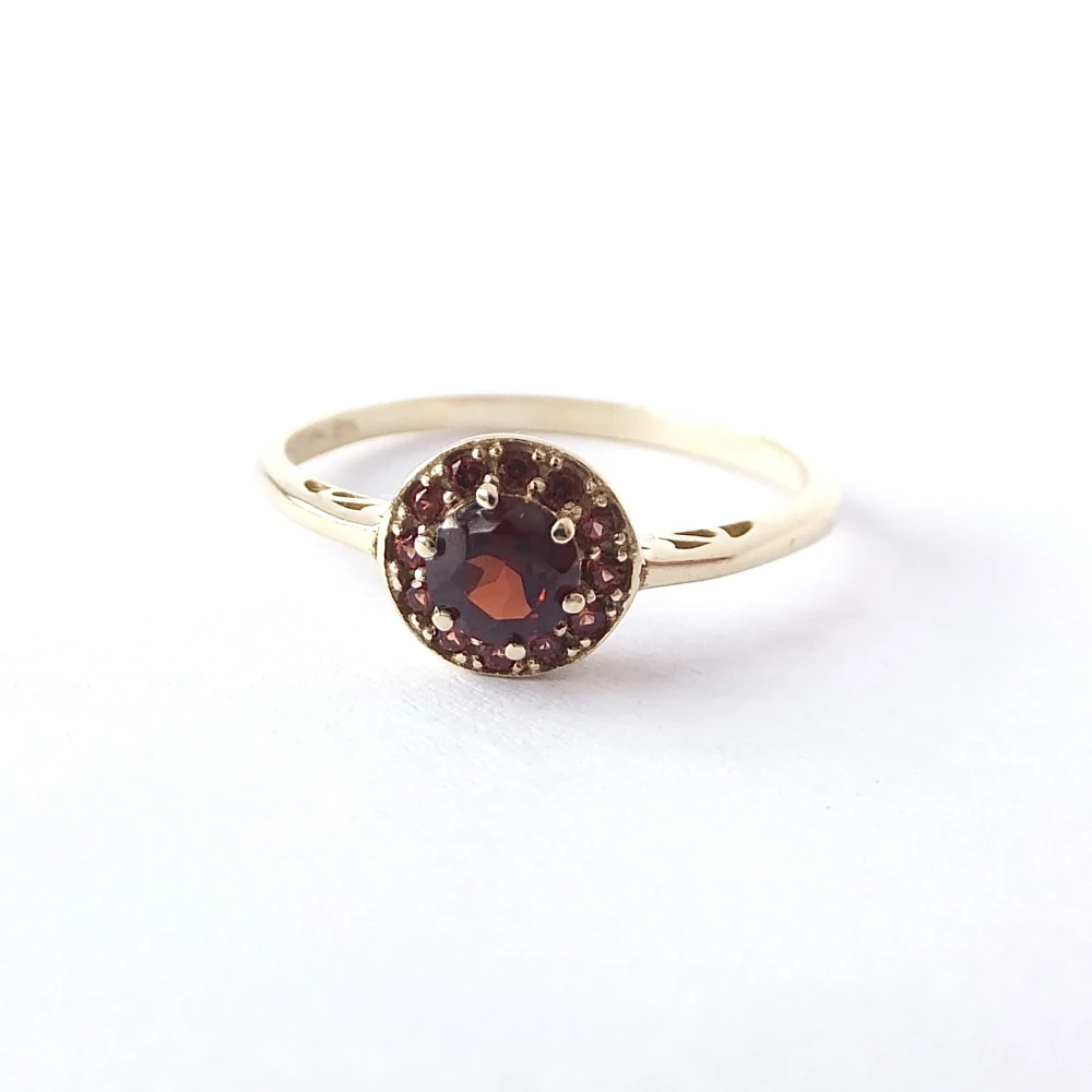 Zlatý prsten s granáty, Au 14K 585/1000, váha 1,49 g