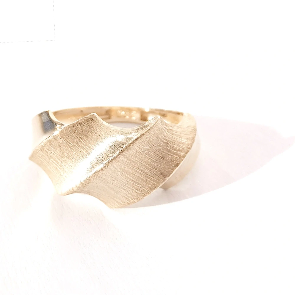Zlatý prsten, Au 14K 585/1000, váha 2,16 g
