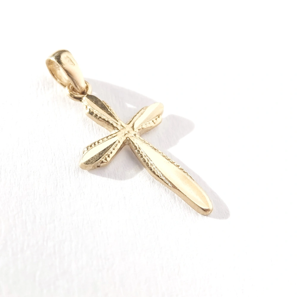 Zlatý přívěsek kříž, Au 14K 585/1000, váha 0,47 g