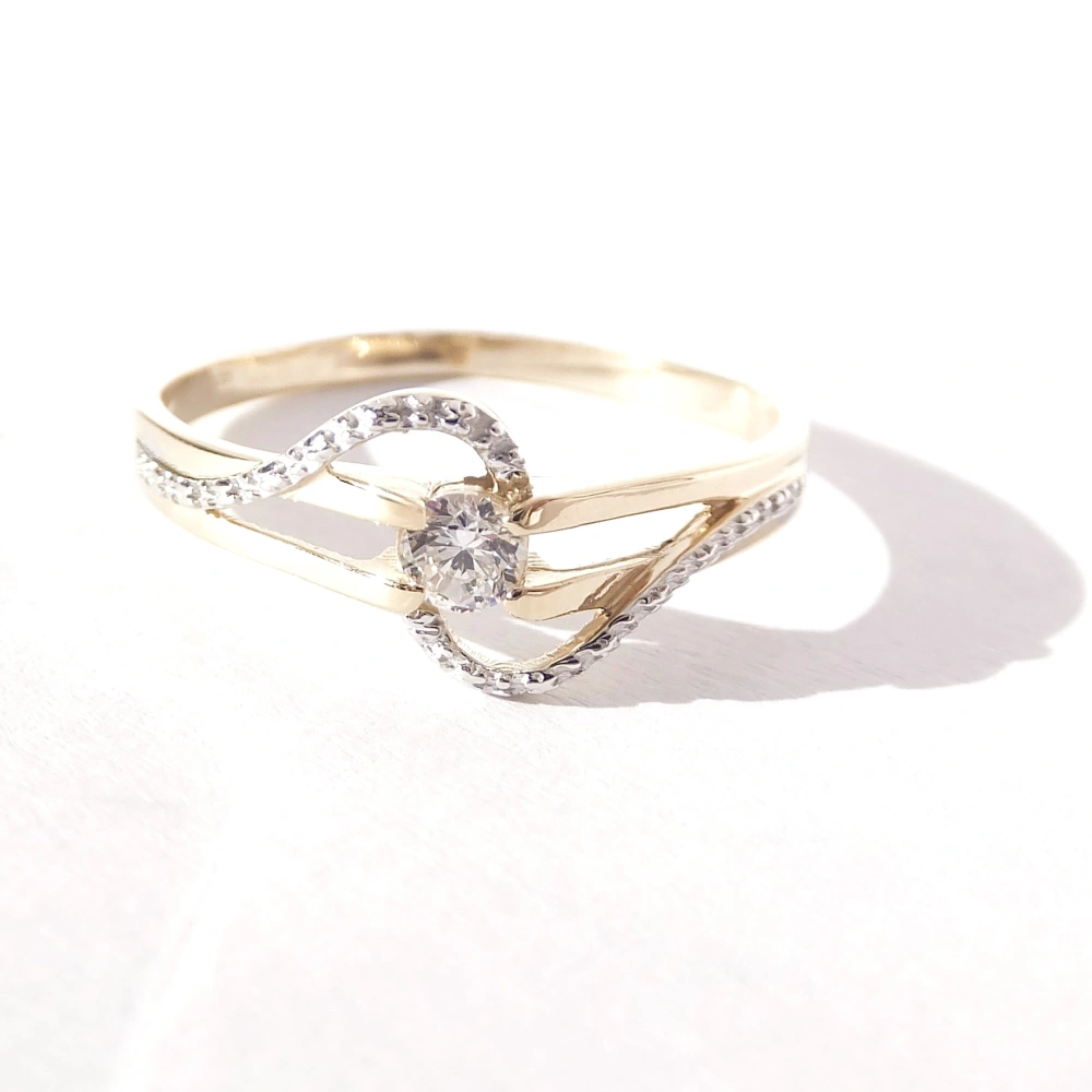 Zlatý prsten, Au 14K 585/1000, váha 2,62 g