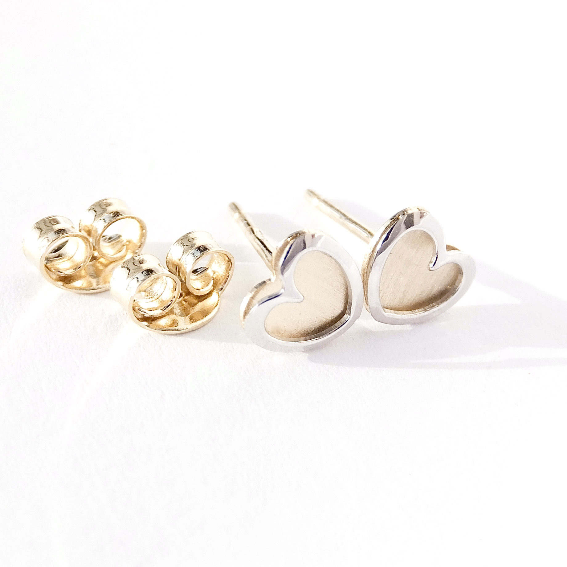 Zlaté náušnice, Au 14K 585/1000, váha 1,08 g