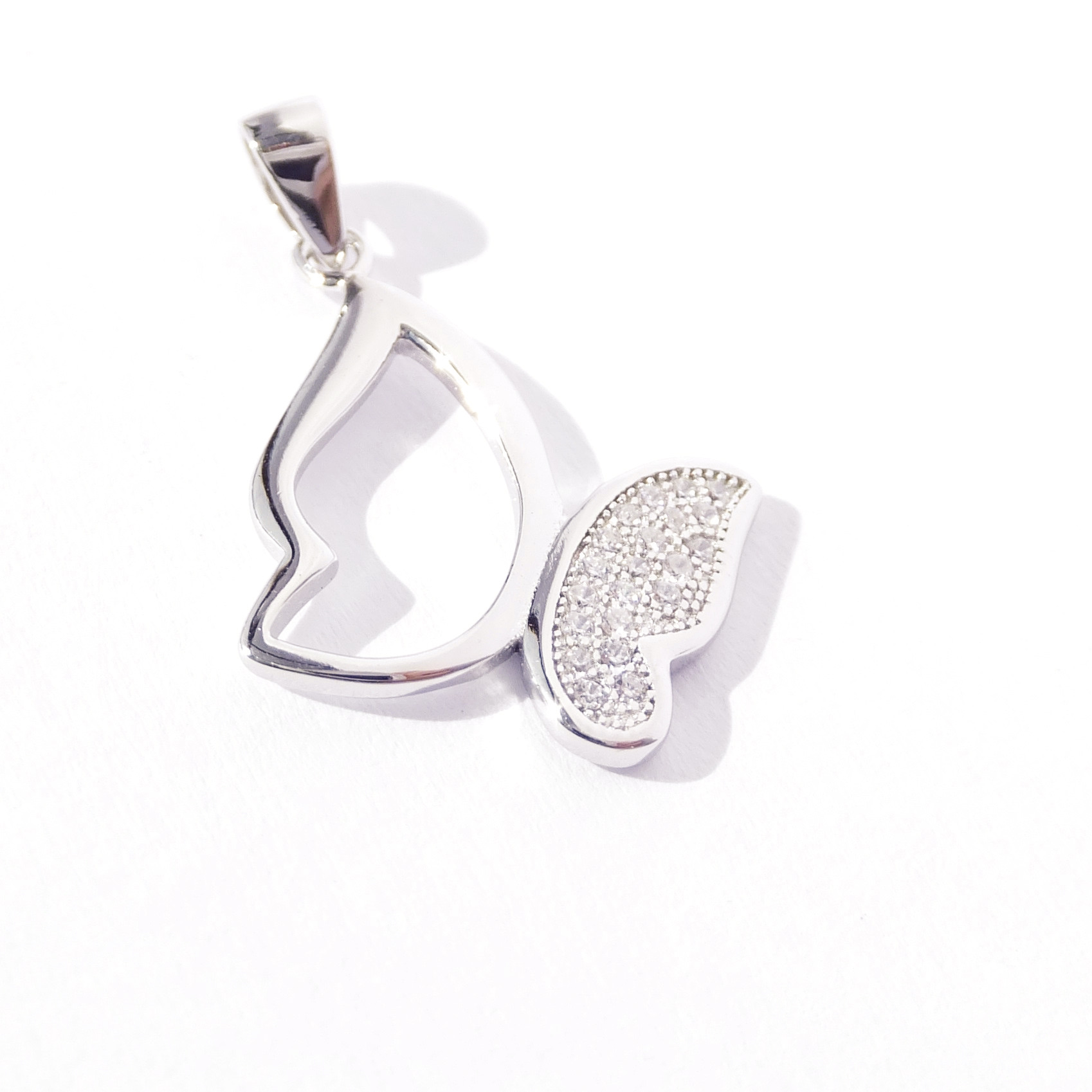 Stříbrný přívěsek motýl, Ag 925/1000, váha 1,44 g