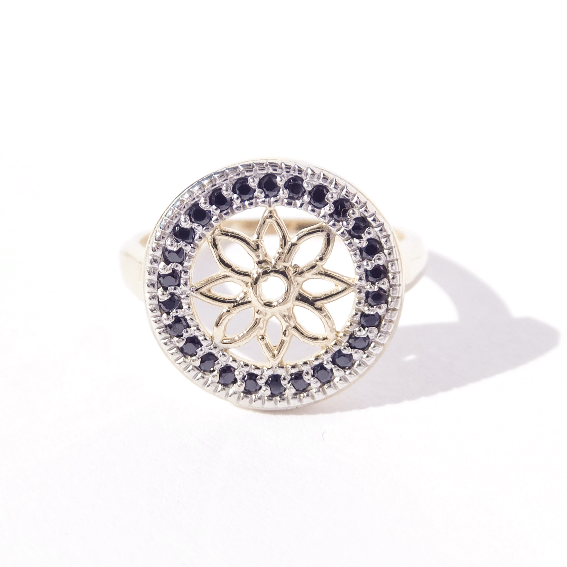 Zlatý prsten, Au 14K 585/1000, váha 2,79 g