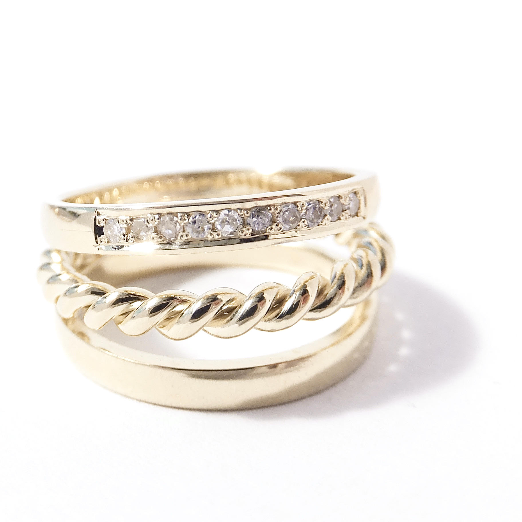 Zlatý prsten s brilianty, Au 14K 585/1000, váha 7,68 g