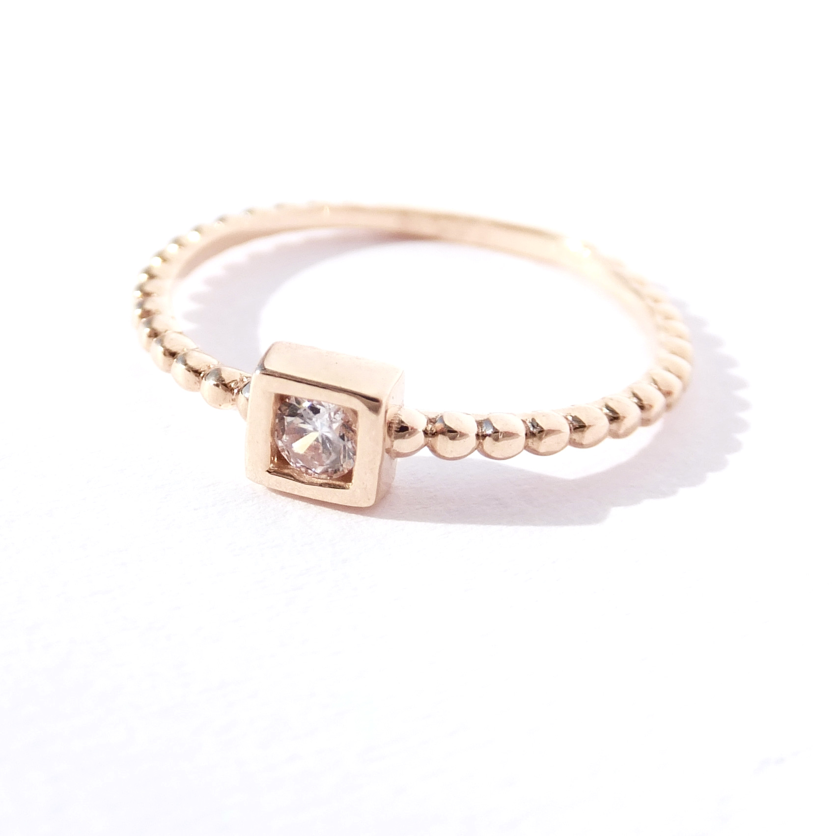 Zlatý lesklý prsten, Au 14K 585/1000, váha 1,30 g