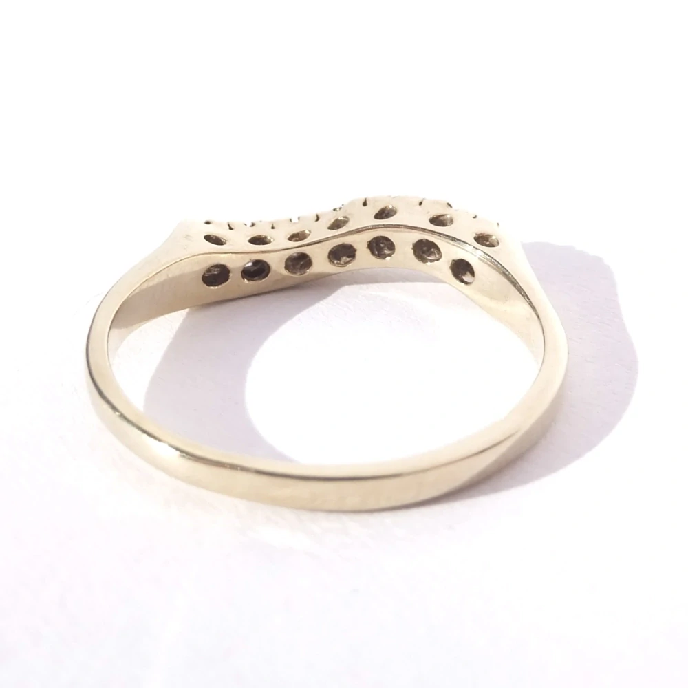 Zlatý prsten, 14K 585/1000, váha 2,19 g, použité zlato