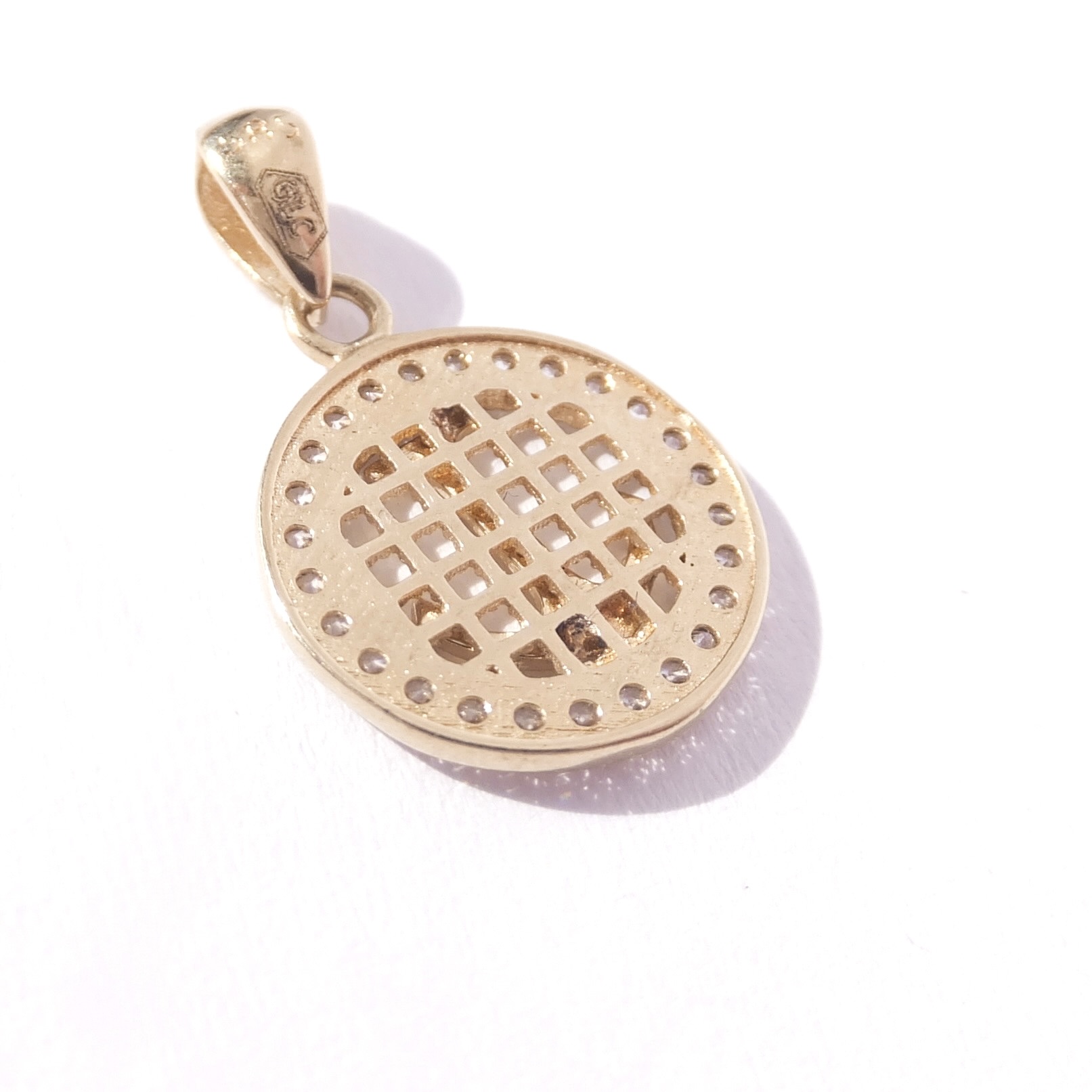 Zlatý přívěsek kotva, Au 14K 585/1000, váha 0,92 g