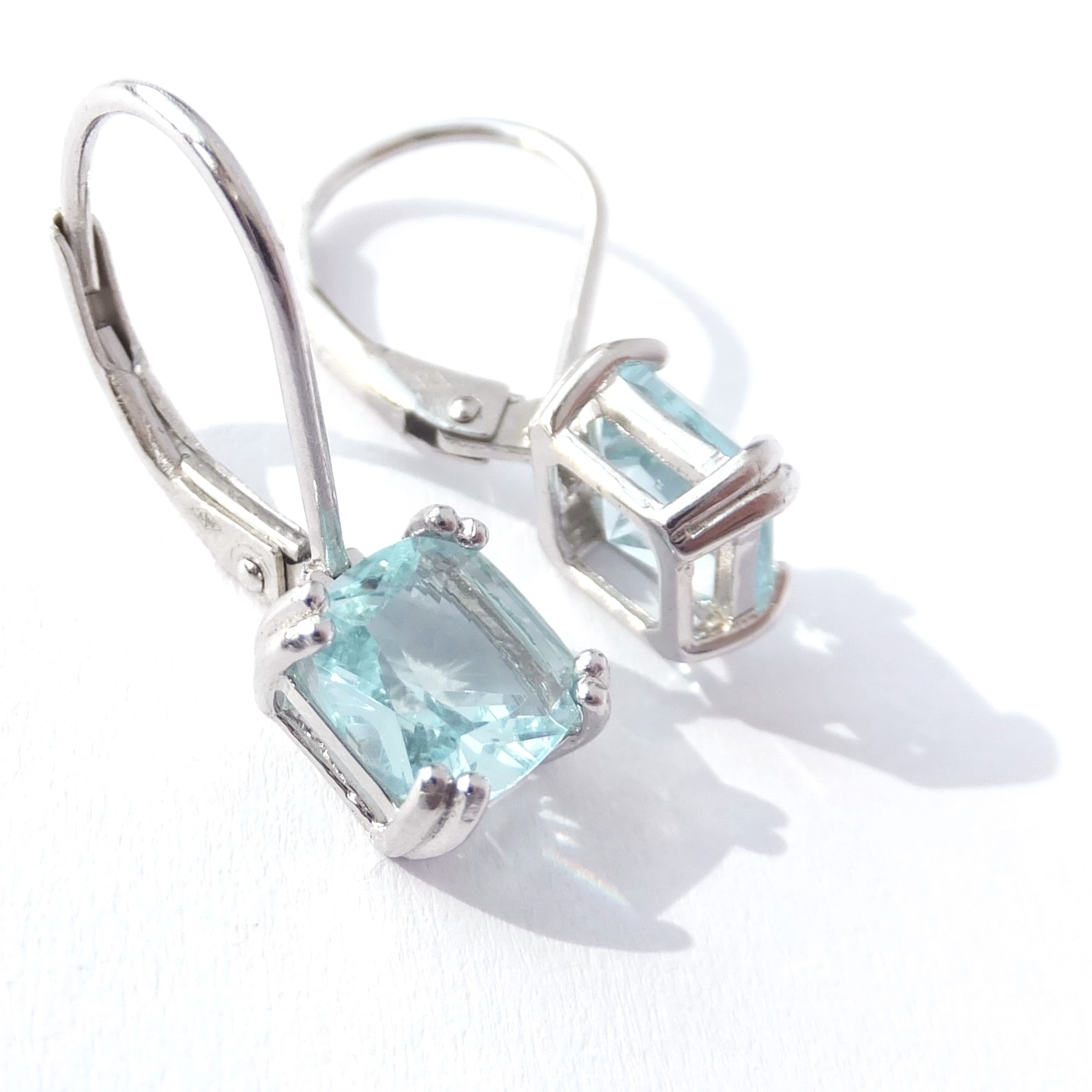 Stříbrné náušnice,Ag  925/1000, váha 2,03 g