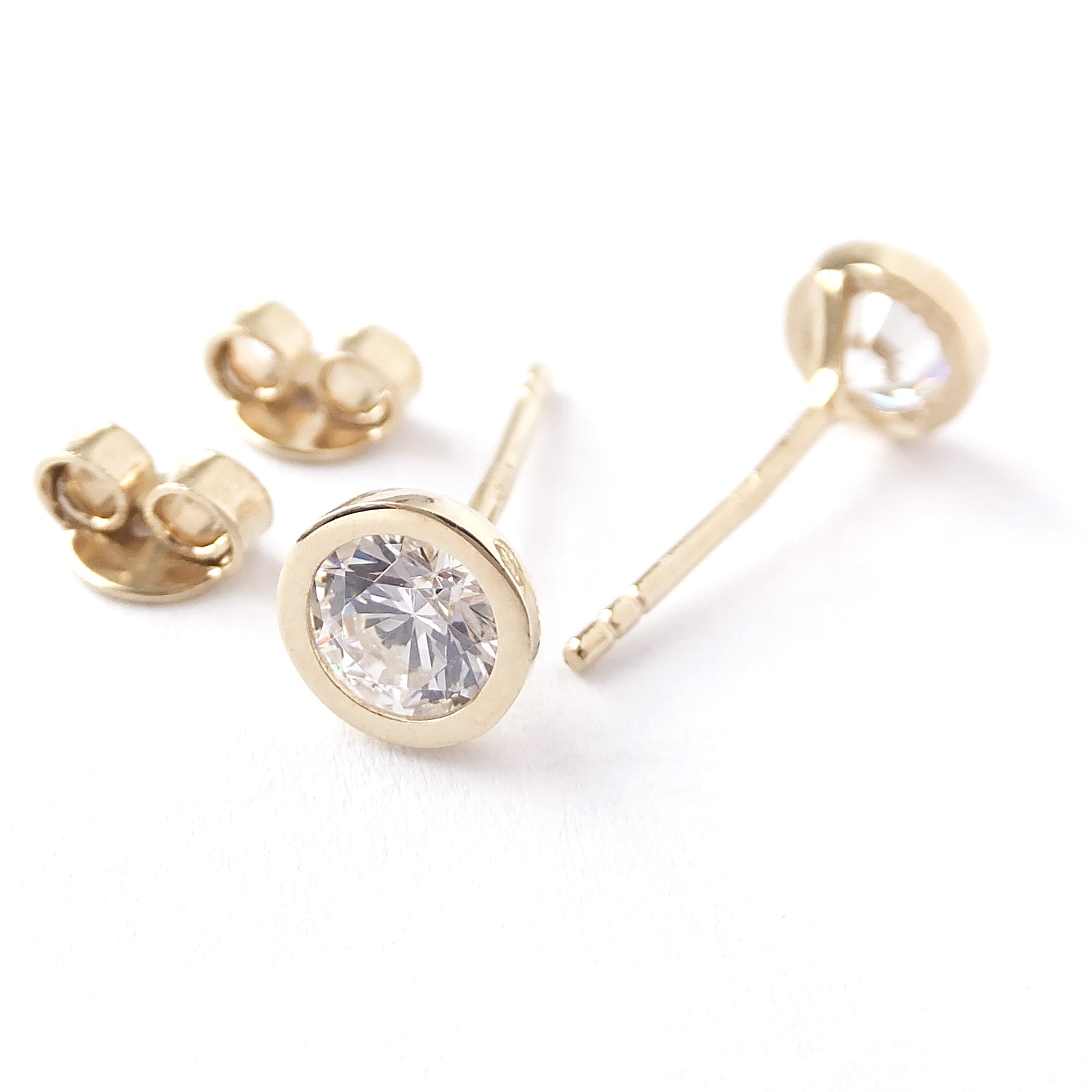 Zlaté náušnice, Au 14K 585/1000, váha 1,45 g