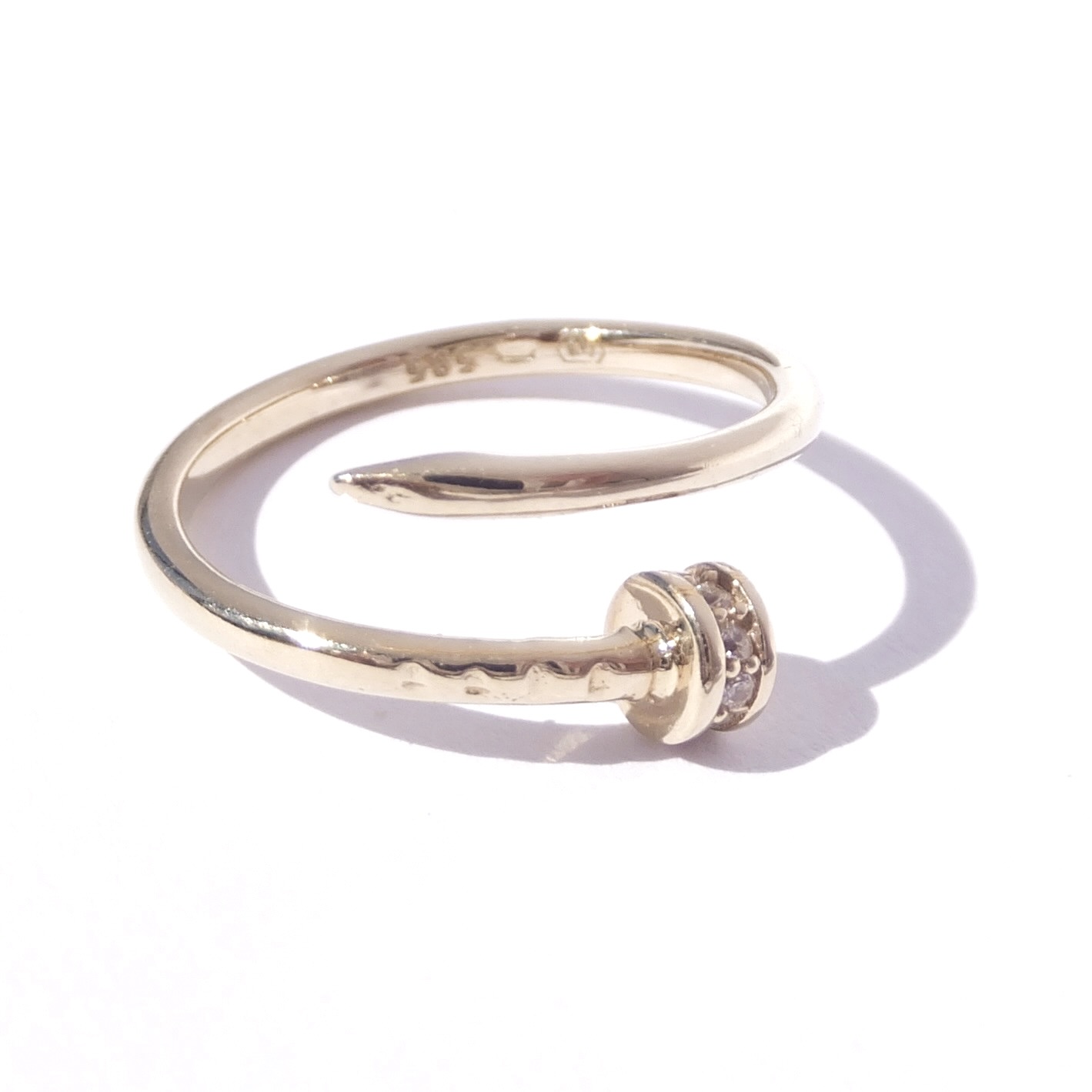 Zlatý prsten, Au 14K 585/1000, váha 2,21 g