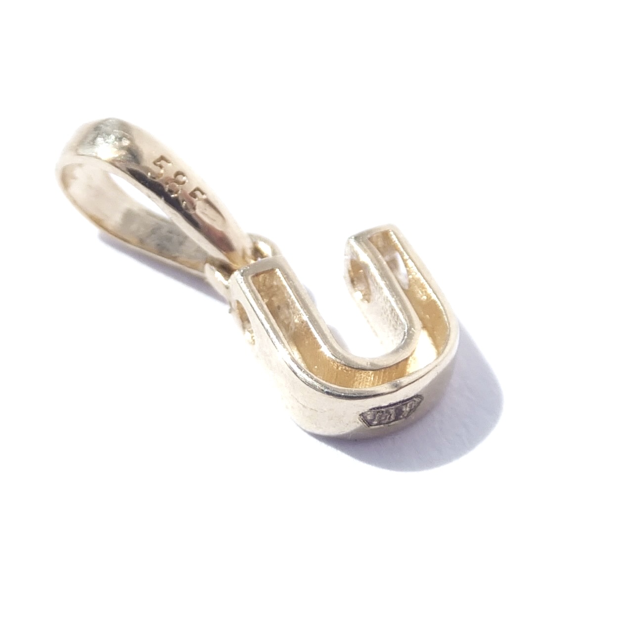 Zlatý přívěsek písmeno U, Au 14K 585/1000, váha 0,60 g