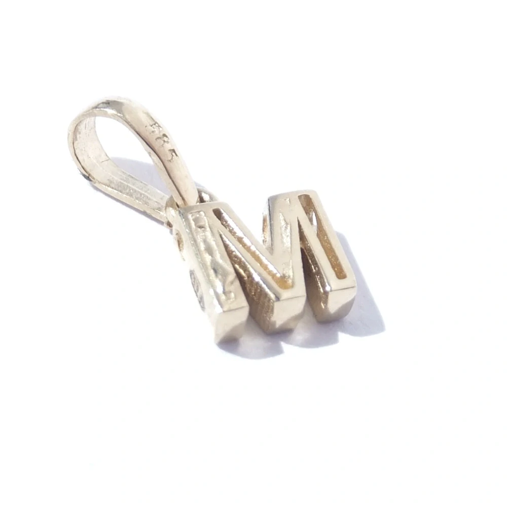 Zlatý přívěsek písmeno M, Au 14K 585/1000, váha 0,94 g