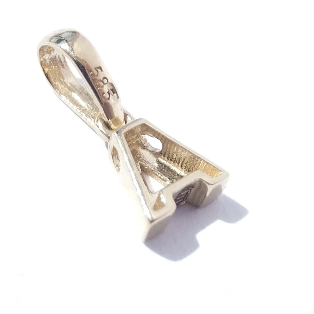 Zlatý přívěsek písmeno A, Au 14K 585/1000, váha 0,53 g