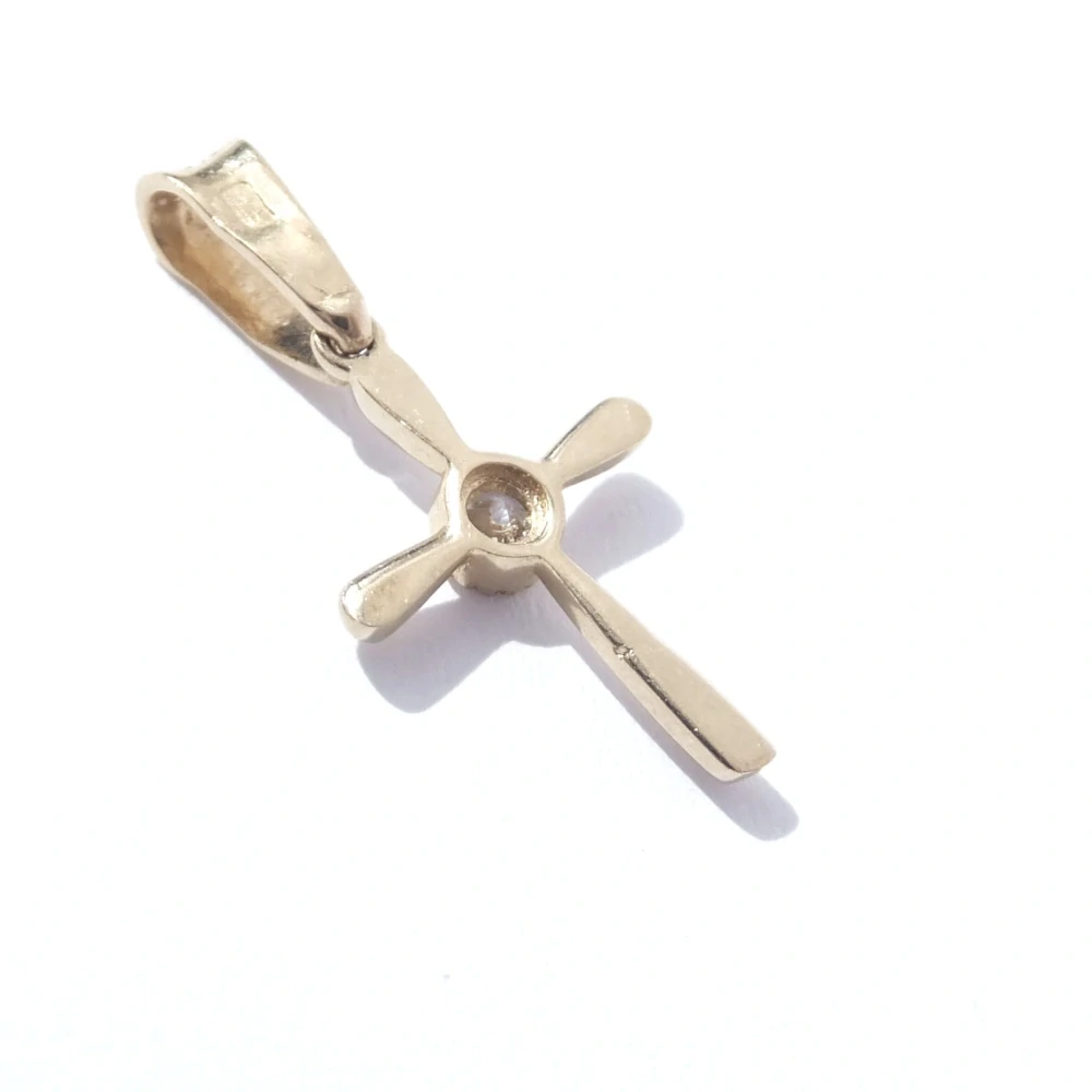 Zlatý přívěsek křížek, Au 14K 585/1000, váha 0,61 g