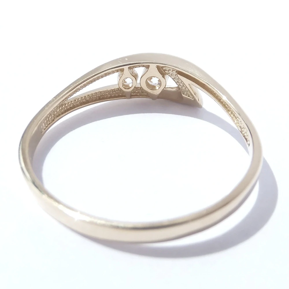 Zlatý lesklý prsten, Au 14K 585/1000, váha 2,54 g