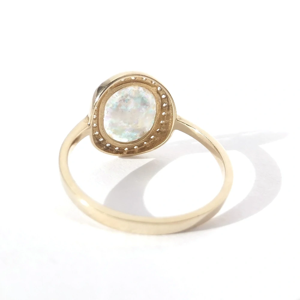 Zlatý prsten, Au 14K 585/1000, váha 2,22 g