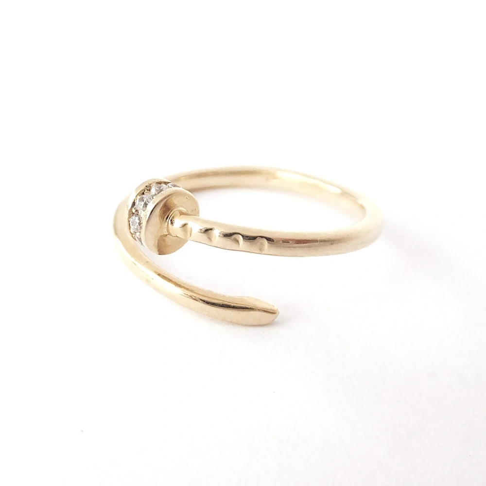 Zlatý prsten, Au 14K 585/1000, váha 2,28 g