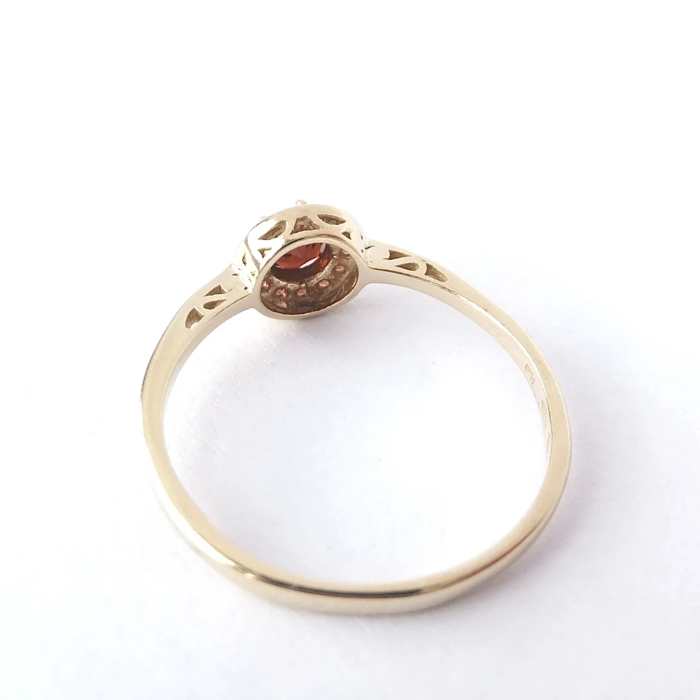 Zlatý prsten s granáty, Au 14K 585/1000, váha 1,49 g