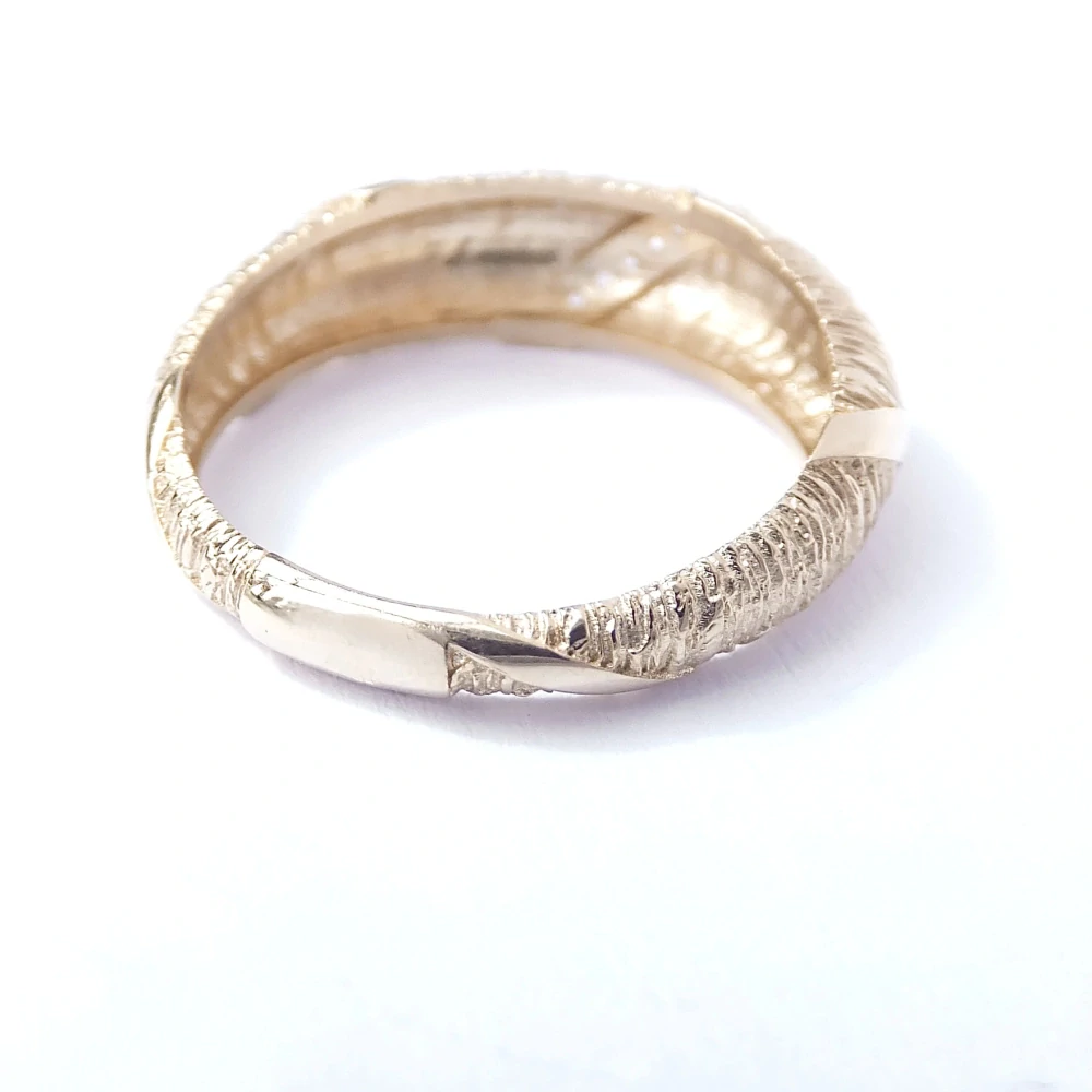 Zlatý prsten, Au 14K 585/1000, váha 1,69 g