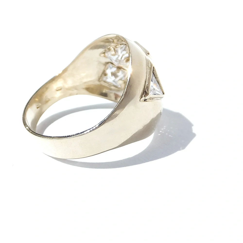 Zlatý prsten, Au 14K 585/1000, váha 5,82 g, použité zlato