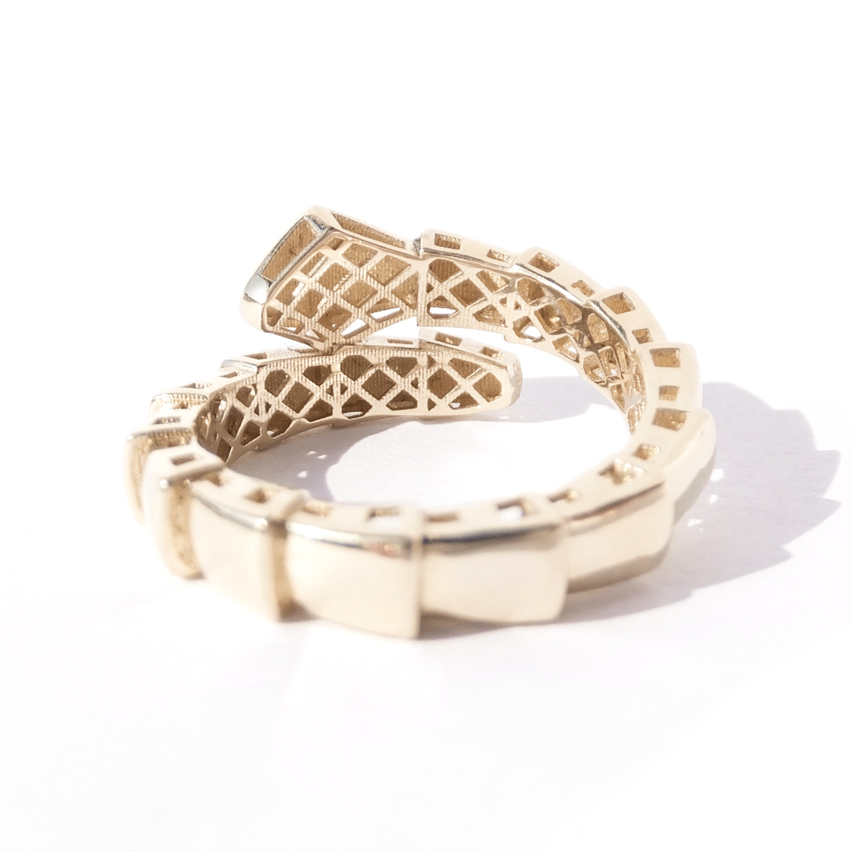 Zlatý lesklý prsten, Au 14K 585/1000, váha 2,94 g