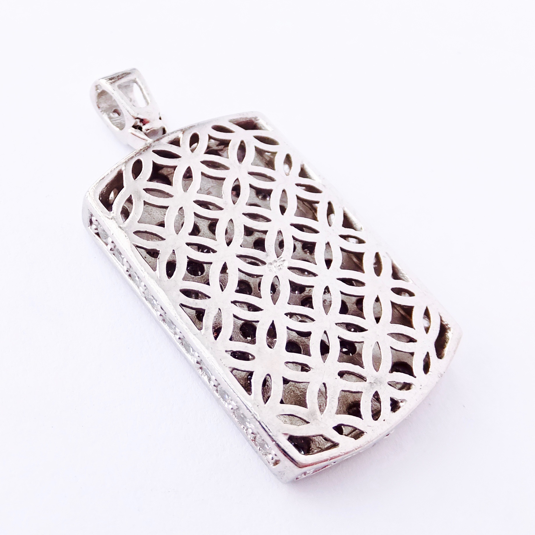 Stříbrný přívěšek s čirými kamínky, Ag 925/1000, váha 10,80 g