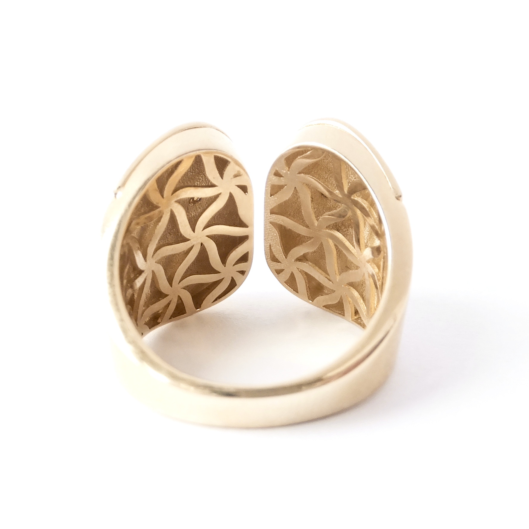 Zlatý lesklý prsten, Au 14K 585/1000, váha 6,69 g