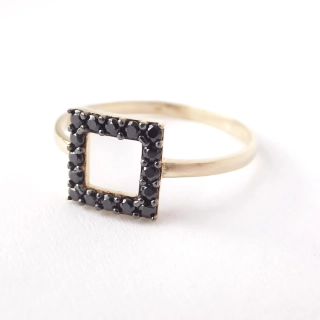 Zlatý prsten, Au 14K 585/1000, váha 1,05 g