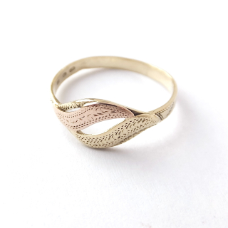 Zlatý prsten, Au 14K 585/1000, váha 1,54 g, použité zlato