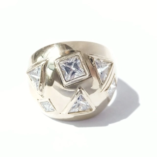Zlatý prsten, Au 14K 585/1000, váha 5,82 g, použité zlato