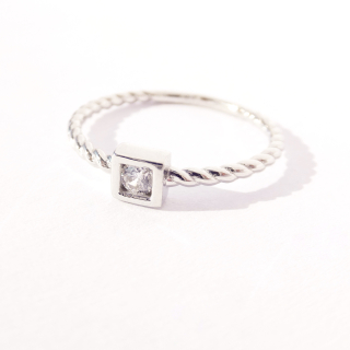 Zlatý lesklý prsten, Au 14K 585/1000, váha 1,37 g