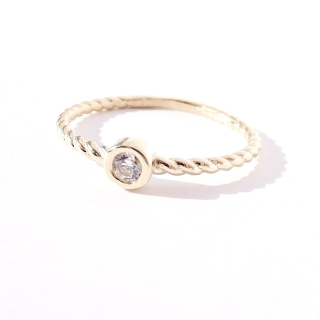 Zlatý prsten, 14K 585/1000, váha 1,31 g
