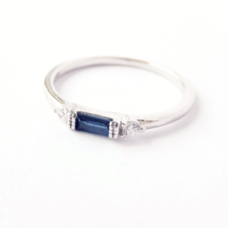 Stříbrný prsten, Ag 925/1000, váha 1,14 g